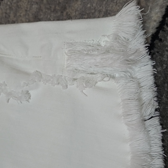 VINTAGE VICTORIA SECRET DISTRESSED RAW-EDGE HIGH-WAISTED WHITE DENIM JEAN SHORTS - Picture 4 of 13